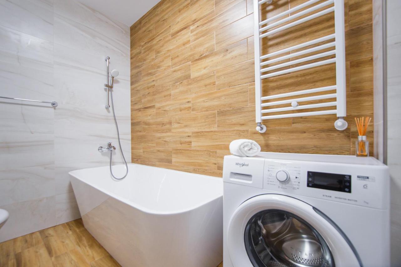 Creamy Wood Haven Διαμέρισμα Oradea Εξωτερικό φωτογραφία