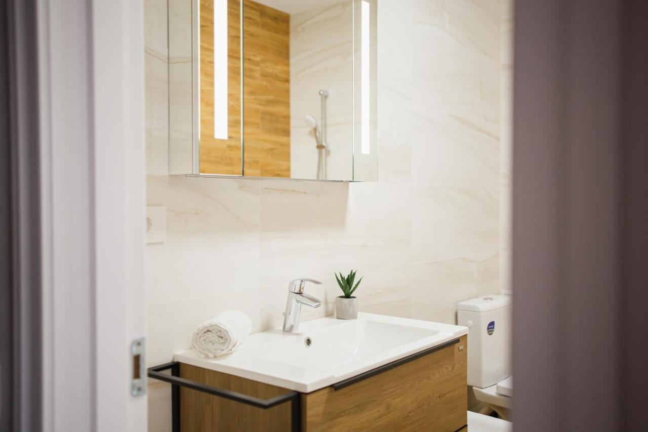 Creamy Wood Haven Διαμέρισμα Oradea Εξωτερικό φωτογραφία