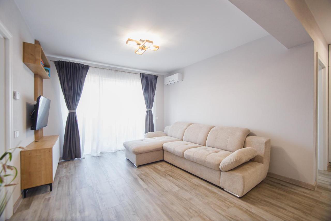 Creamy Wood Haven Διαμέρισμα Oradea Εξωτερικό φωτογραφία
