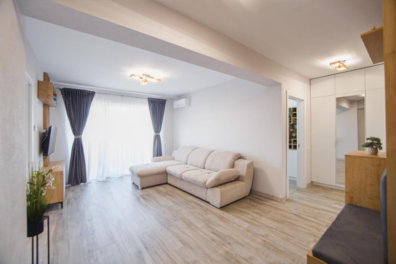 Creamy Wood Haven Διαμέρισμα Oradea Εξωτερικό φωτογραφία