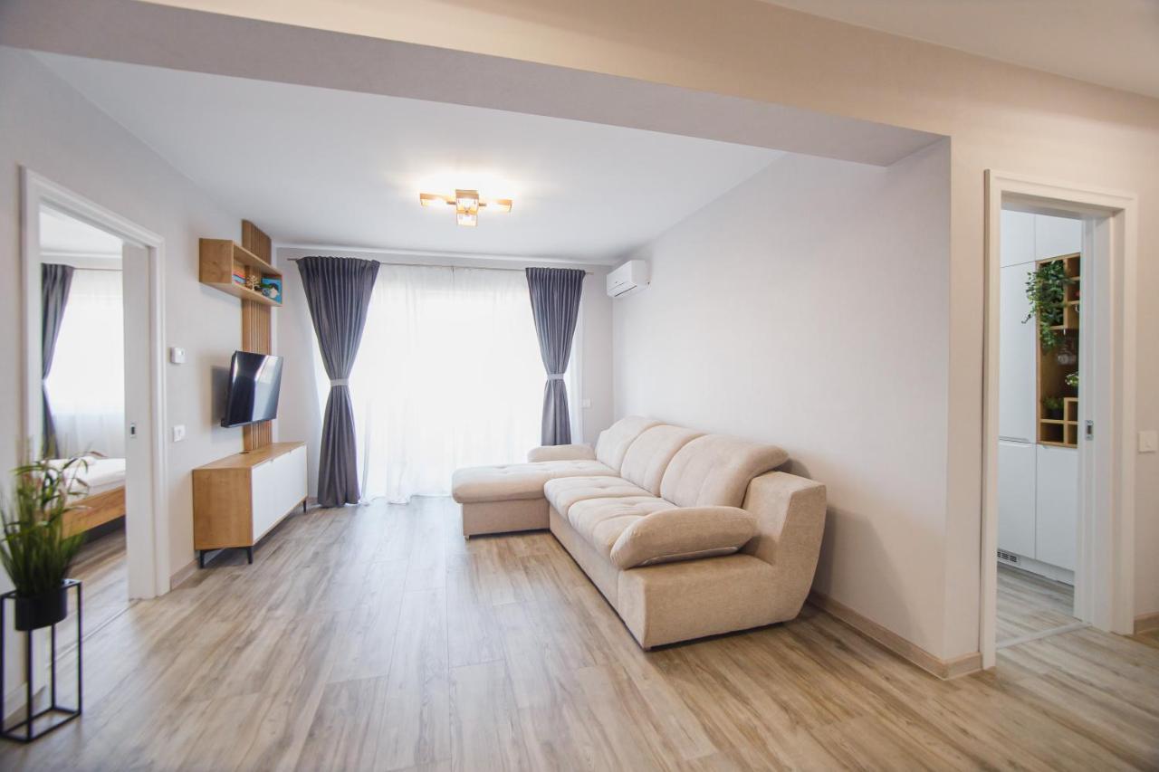Creamy Wood Haven Διαμέρισμα Oradea Εξωτερικό φωτογραφία