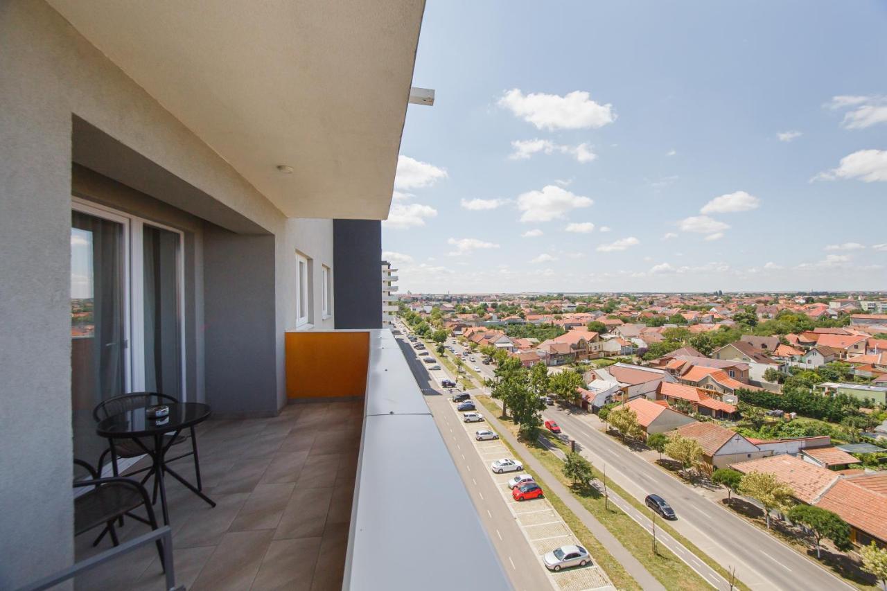Creamy Wood Haven Διαμέρισμα Oradea Εξωτερικό φωτογραφία