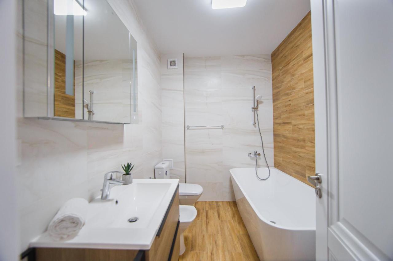 Creamy Wood Haven Διαμέρισμα Oradea Εξωτερικό φωτογραφία