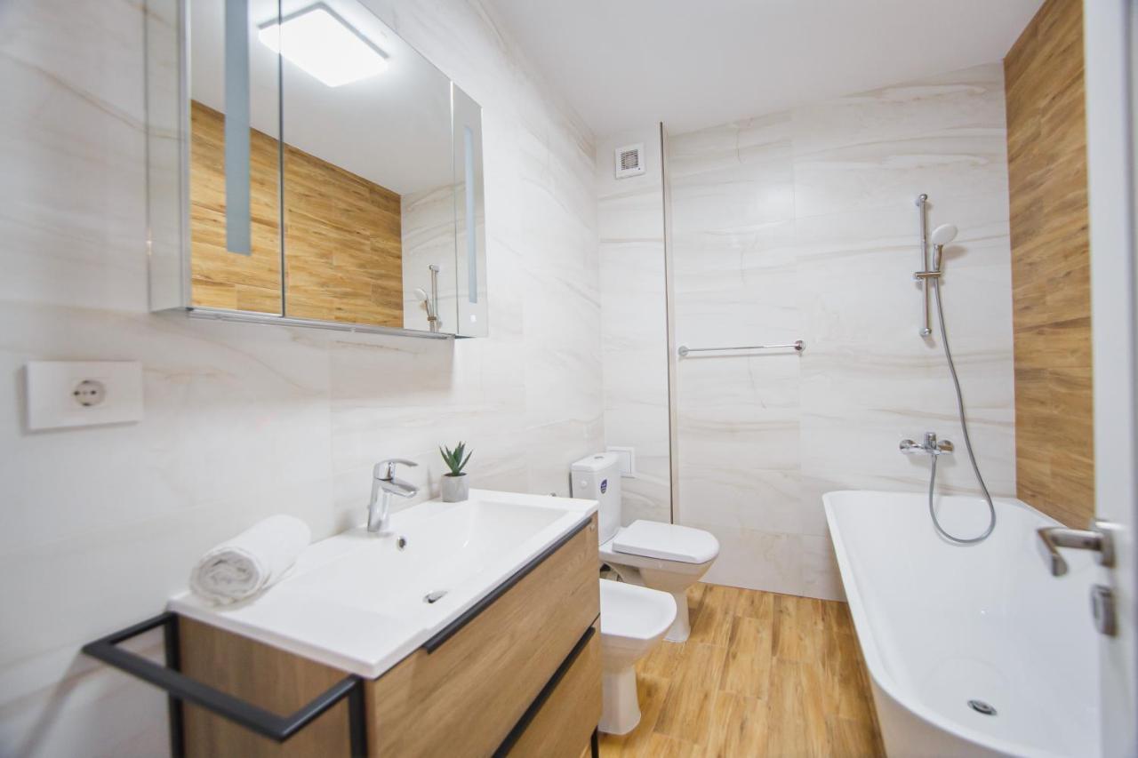 Creamy Wood Haven Διαμέρισμα Oradea Εξωτερικό φωτογραφία